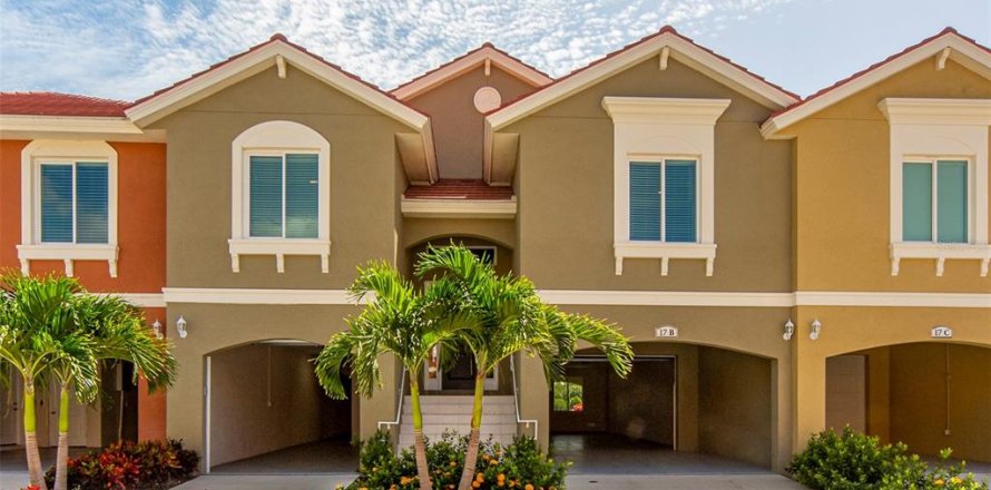 Casa en Saint Petersburg, Florida 3 dormitorios, 216.83 m2 № 1267055