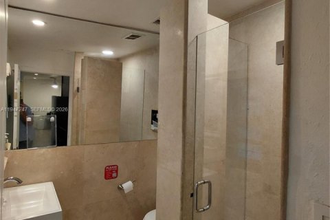 Casa en alquiler en Miami, Florida, 2 dormitorios, 166.3 m2 № 2003317 - foto 3