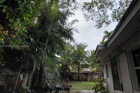 Casa en alquiler en Miami, Florida, 2 dormitorios, 166.3 m2 № 2003317 - foto 12