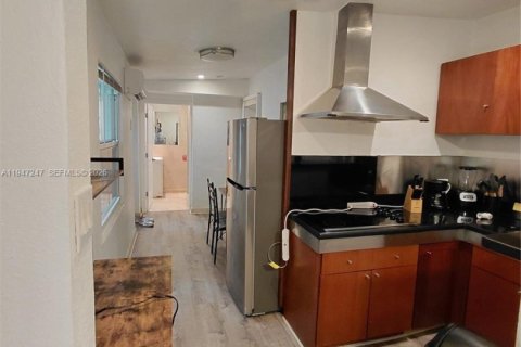 Casa en alquiler en Miami, Florida, 2 dormitorios, 166.3 m2 № 2003317 - foto 14