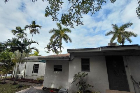 Casa en alquiler en Miami, Florida, 2 dormitorios, 166.3 m2 № 2003317 - foto 4