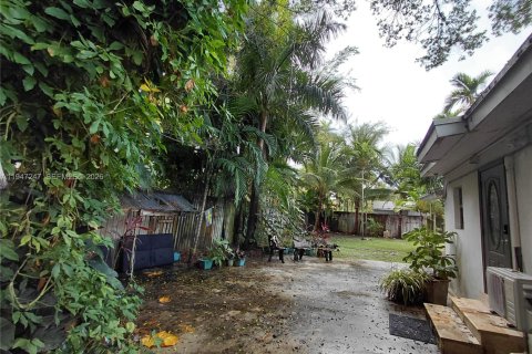 Casa en alquiler en Miami, Florida, 2 dormitorios, 166.3 m2 № 2003317 - foto 13