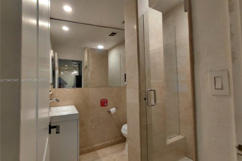 Casa en alquiler en Miami, Florida, 2 dormitorios, 166.3 m2 № 2003317 - foto 8