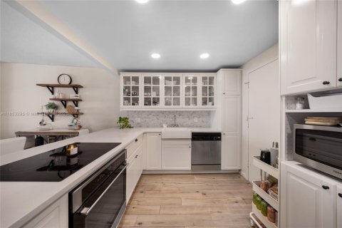 Купить кондоминиум в Холливуд, Флорида 2 спальни, 123.93м2, № 1961109 - фото 12