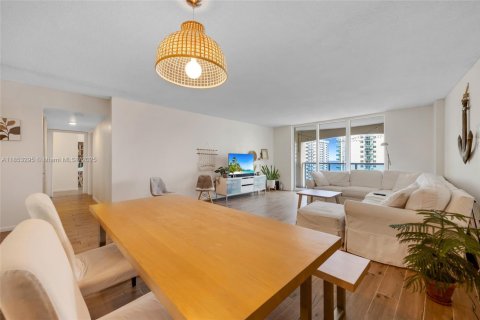 Купить кондоминиум в Холливуд, Флорида 2 спальни, 123.93м2, № 1961109 - фото 4