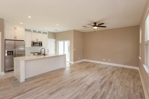 Duplex in Orlando, Florida 3 bedrooms, 162.67 sq.m. № 1615655 - photo 9
