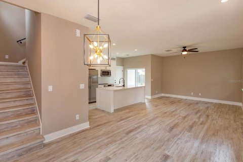 Duplex in Orlando, Florida 3 bedrooms, 162.67 sq.m. № 1615655 - photo 7