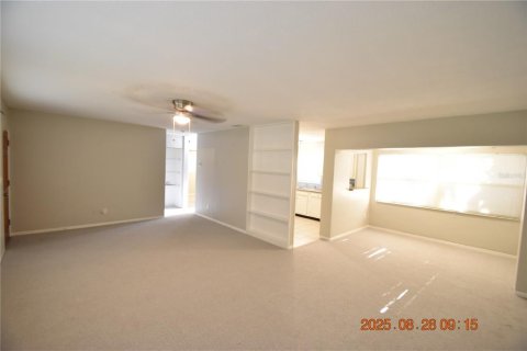 Casa en alquiler en Saint Petersburg, Florida, 2 dormitorios, 85.93 m2 № 1906462 - foto 5