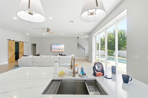 Villa ou maison à vendre à Winter Park, Floride: 5 chambres, 374.3 m2 № 2207142 - photo 29