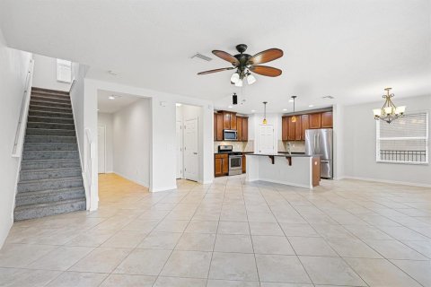 House in Fish Hawk, Florida 4 bedrooms, 186.36 sq.m. № 1915591 - photo 6