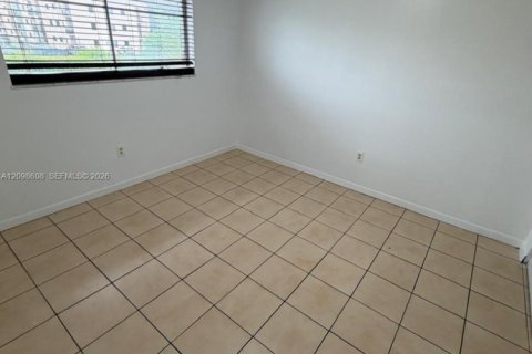 Apartment in Hialeah, Florida 2 bedrooms, 1820.88 sq.m. № 2399673 - photo 9