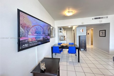 Copropriété à louer à Miami Beach, Floride: 49.24 m2 № 2154873 - photo 4