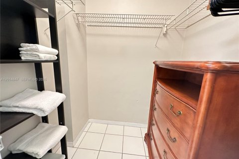 Copropriété à louer à Miami Beach, Floride: 49.24 m2 № 2154873 - photo 7