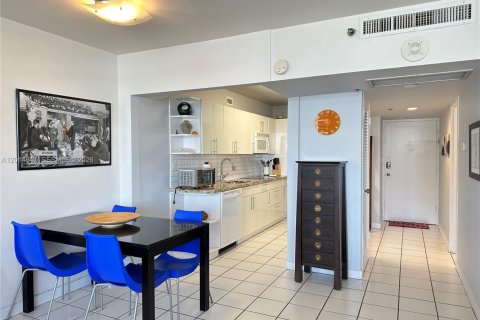 Copropriété à louer à Miami Beach, Floride: 49.24 m2 № 2154873 - photo 9
