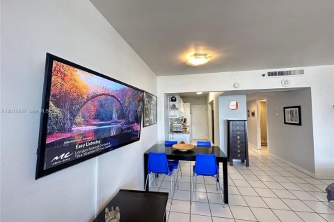 Copropriété à louer à Miami Beach, Floride: 49.24 m2 № 2154873 - photo 8