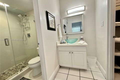 Copropriété à louer à Miami Beach, Floride: 49.24 m2 № 2154873 - photo 5
