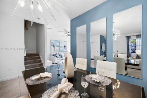 Townhouse in Homestead, Florida 3 bedrooms № 2041758 - photo 12