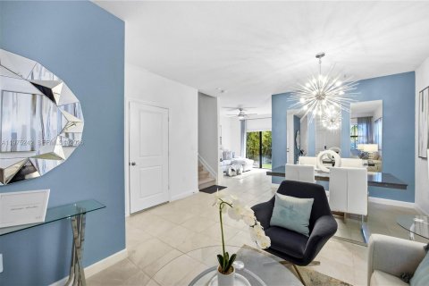 Townhouse in Homestead, Florida 3 bedrooms № 2041758 - photo 4