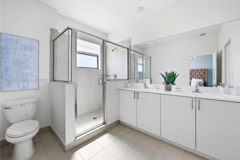 Townhouse in Homestead, Florida 3 bedrooms № 2041758 - photo 20