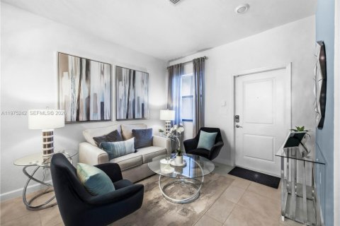 Townhouse in Homestead, Florida 3 bedrooms № 2041758 - photo 5