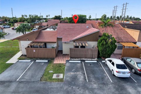 Touwnhouse à vendre à Miami, Floride: 3 chambres, 106.28 m2 № 1990547 - photo 29