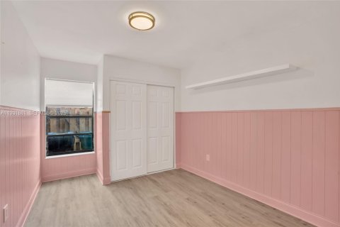 Touwnhouse à vendre à Miami, Floride: 3 chambres, 106.28 m2 № 1990547 - photo 15