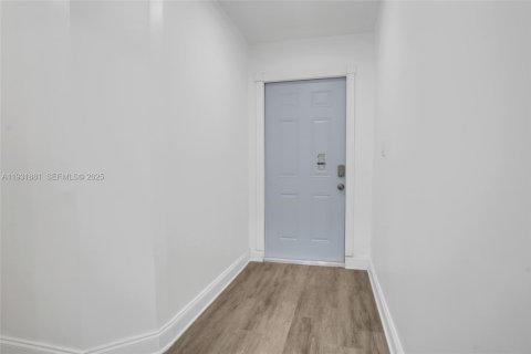 Touwnhouse à vendre à Miami, Floride: 3 chambres, 106.28 m2 № 1990547 - photo 19