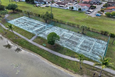 Touwnhouse à vendre à Miami, Floride: 3 chambres, 106.28 m2 № 1990547 - photo 27