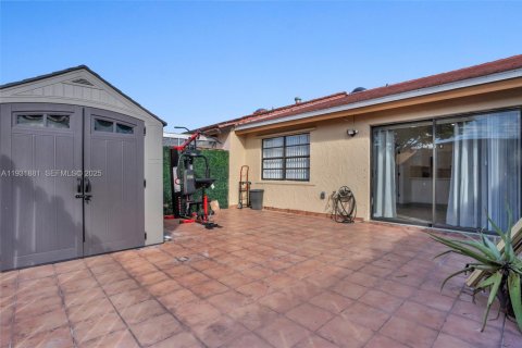 Touwnhouse à vendre à Miami, Floride: 3 chambres, 106.28 m2 № 1990547 - photo 21