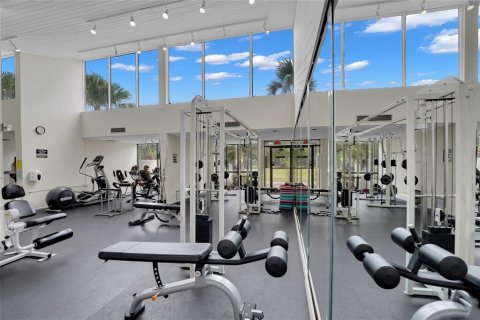 Condo in Pompano Beach, Florida, 2 bedrooms  № 976440 - photo 1