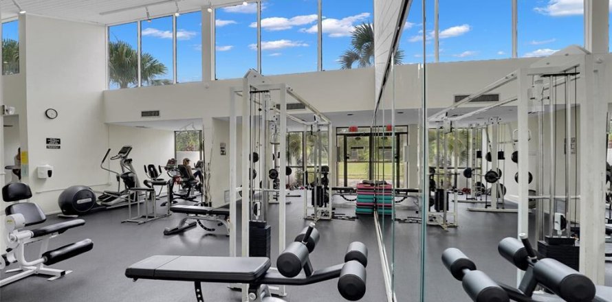 Condo in Pompano Beach, Florida, 2 bedrooms  № 976440