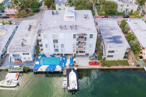 Снять в аренду кондоминиум в Майами-Бич, Флорида 3 спальни, 111.39м2, № 1929618 - фото 19