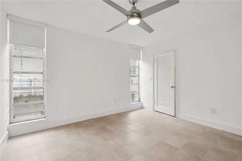 Снять в аренду кондоминиум в Майами-Бич, Флорида 3 спальни, 111.39м2, № 1929618 - фото 8