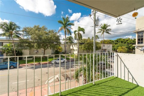 Снять в аренду кондоминиум в Майами-Бич, Флорида 3 спальни, 111.39м2, № 1929618 - фото 17