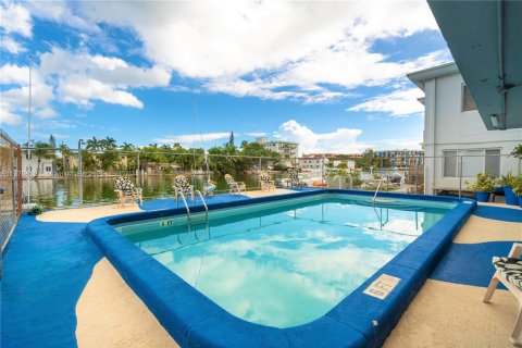 Снять в аренду кондоминиум в Майами-Бич, Флорида 3 спальни, 111.39м2, № 1929618 - фото 20