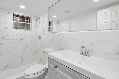 Снять в аренду кондоминиум в Майами-Бич, Флорида 3 спальни, 111.39м2, № 1929618 - фото 11