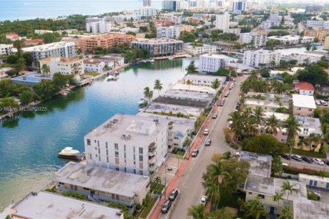 Снять в аренду кондоминиум в Майами-Бич, Флорида 3 спальни, 111.39м2, № 1929618 - фото 26