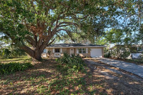 House in Englewood, Florida 3 bedrooms, 107.58 sq.m. № 1722952 - photo 1