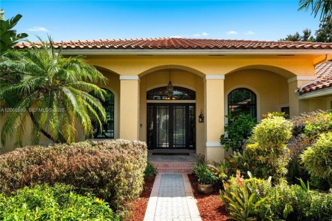 Villa ou maison à Davie, Floride 4 chambres, 389.26 m2 № 2301026