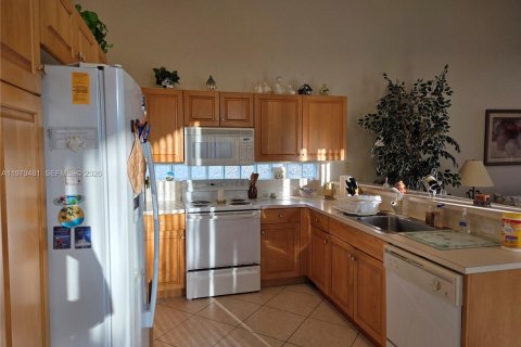 House in Pembroke Pines, Florida 5 bedrooms, 243.59 sq.m. № 2043107 - photo 7