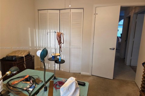 House in Pembroke Pines, Florida 5 bedrooms, 243.59 sq.m. № 2043107 - photo 19