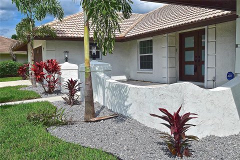 Villa ou maison à vendre à Osprey, Floride: 3 chambres, 198.25 m2 № 2411540 - photo 3