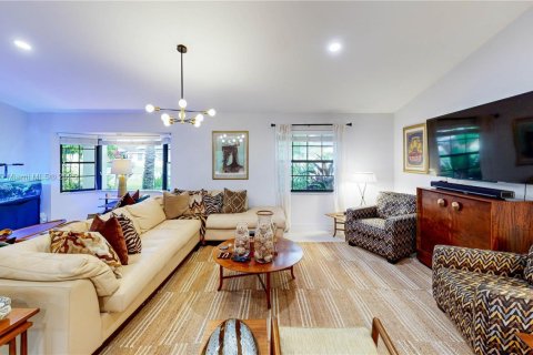 House in Homestead, Florida 4 bedrooms, 213.77 sq.m. № 1865774 - photo 7