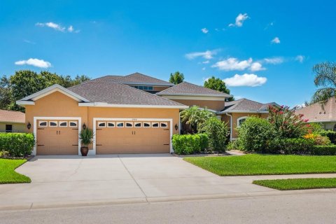 House in Lakewood Ranch, Florida 4 bedrooms, 280.1 sq.m. № 1847843 - photo 1