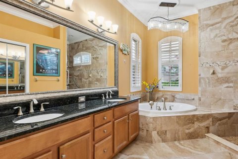 House in Lakewood Ranch, Florida 4 bedrooms, 280.1 sq.m. № 1847843 - photo 23