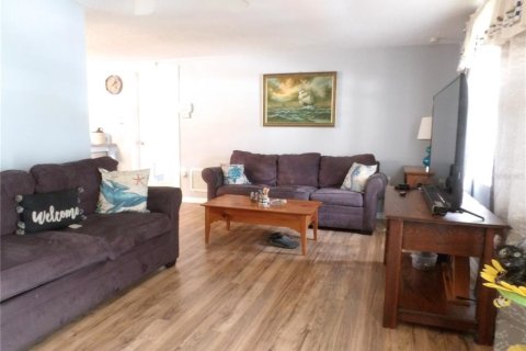 House in Port Richey, Florida 2 bedrooms, 95.88 sq.m. № 1878255 - photo 4