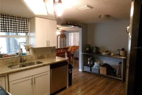 House in Port Richey, Florida 2 bedrooms, 95.88 sq.m. № 1878255 - photo 11
