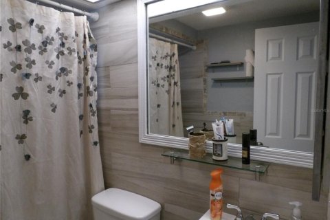 House in Port Richey, Florida 2 bedrooms, 95.88 sq.m. № 1878255 - photo 9