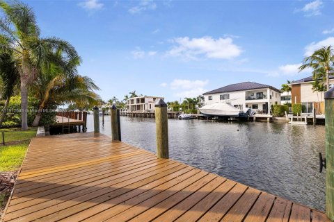 Casa en alquiler en Fort Lauderdale, Florida, 5 dormitorios, 273.04 m2 № 1969100 - foto 19