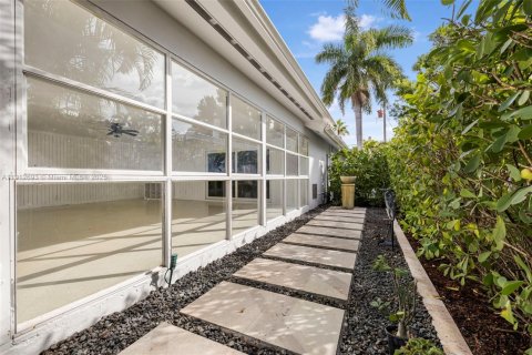 Casa en alquiler en Fort Lauderdale, Florida, 5 dormitorios, 273.04 m2 № 1969100 - foto 25